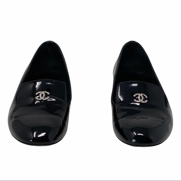 Chanel Patent Pearl Loafers Size 35.5 - Picture 1 of 4